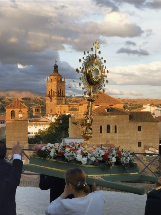 Celebración de la Octava del Corpus en la Parroquia de San Miguel - Divino Niño Jesús de la Sagrada Eucaristía.