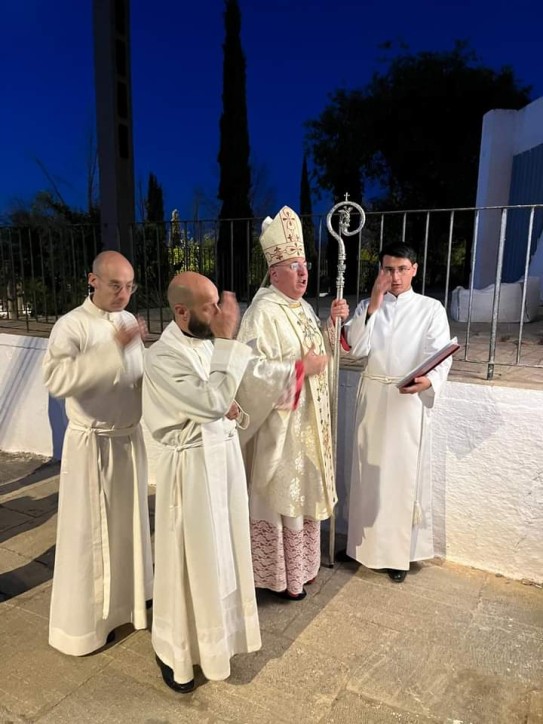 Mons. Francisco Jesús Orozco Bendijo la Nueva Capilla en la Parroquia de Fátima de Guadix